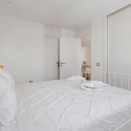 Familiar Con Gran Terraza Y Vistas Al Mar *